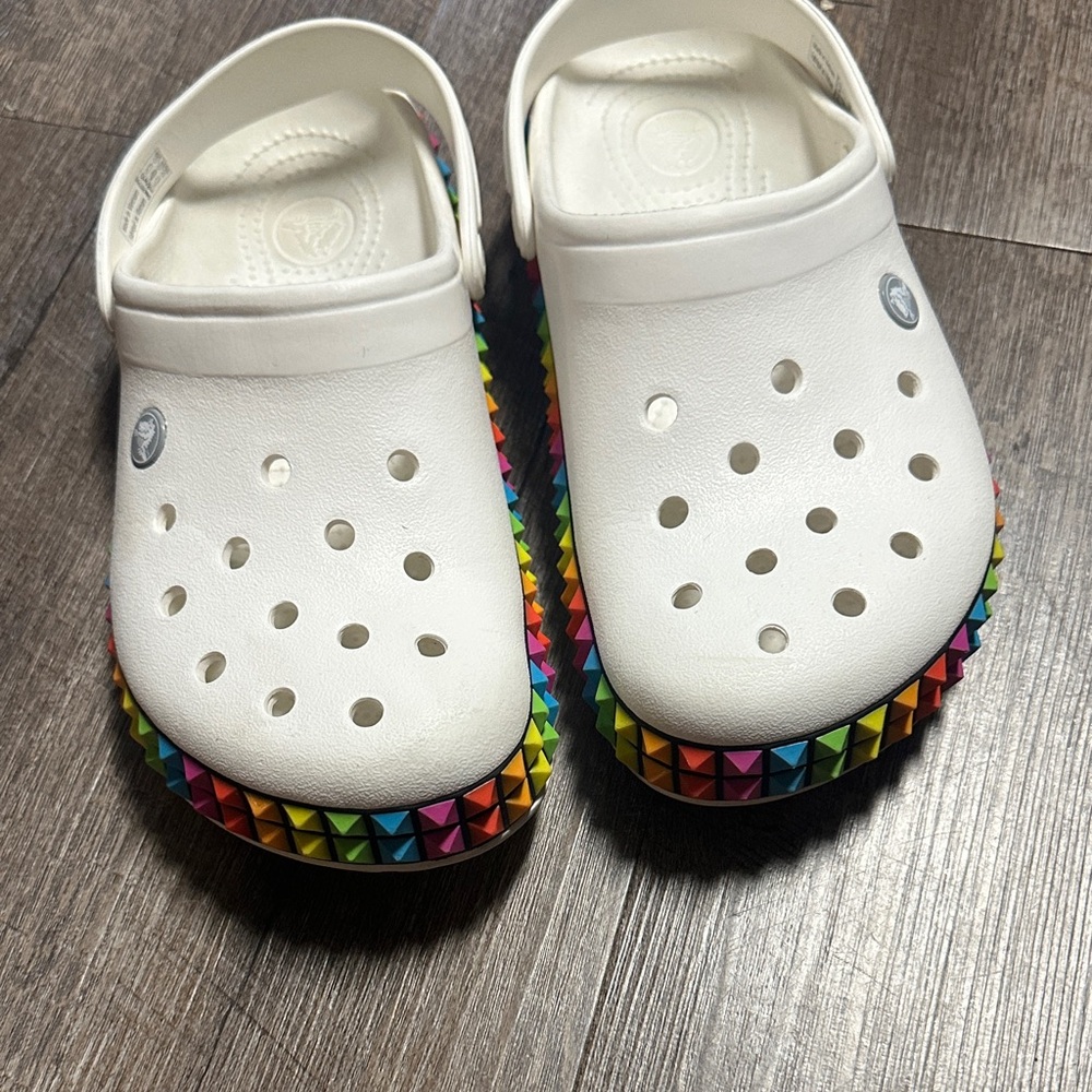 CROCS White Classic Clog with Rainbow Spike Trim - Picture 5 of 6